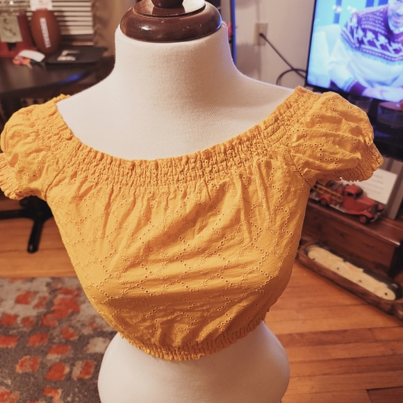 Divided H & M Halter off the Shoulder Top - Picture 1 of 7